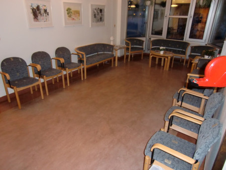 Vallentuna Husläkargrupp, omkörda möbler med tyg från Uddebo, 2003